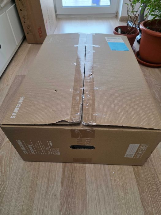 Monitor de Gaming 27" 2k 240hz Curbat Odyssey G7 cu 1000R