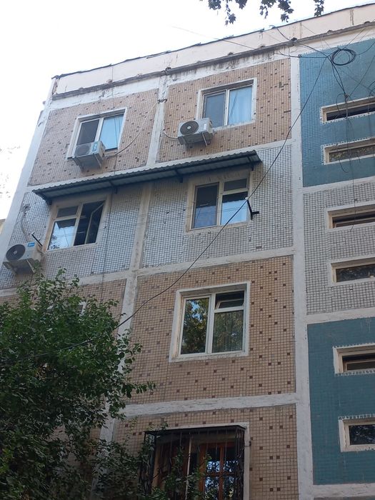 Установка козырьков и Бельевых роликов.