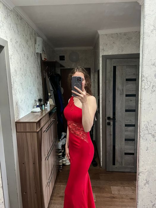 Платье вечернее продам