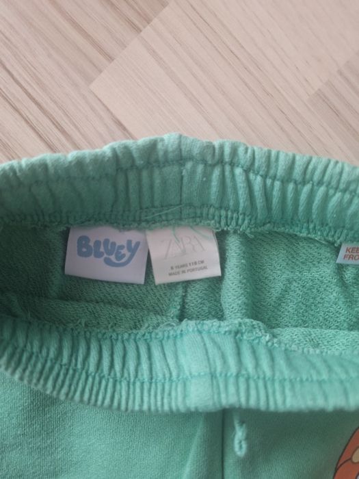 Pantaloni scurti Zara