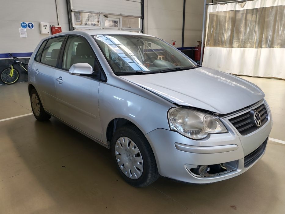 Vând vw polo 1.4 fsi 2005lanț sărit de la punct culbuctori terminați chiulasă distribuție caroserie  foarte bună