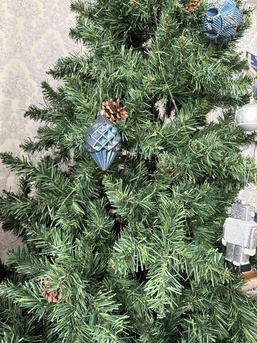 Елка новогодняя.