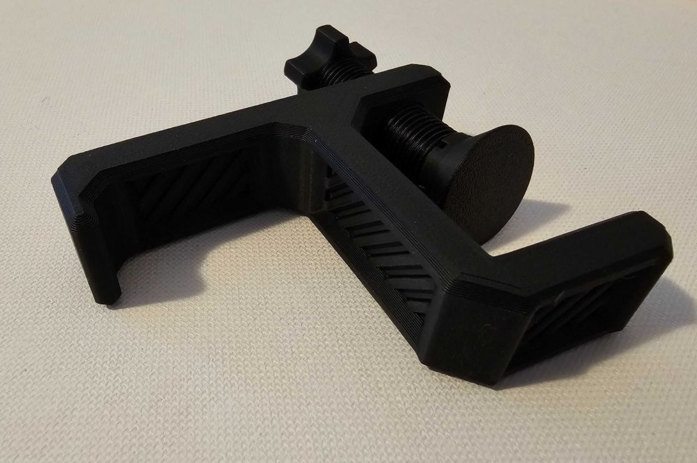 Support casti cu prindere de birou