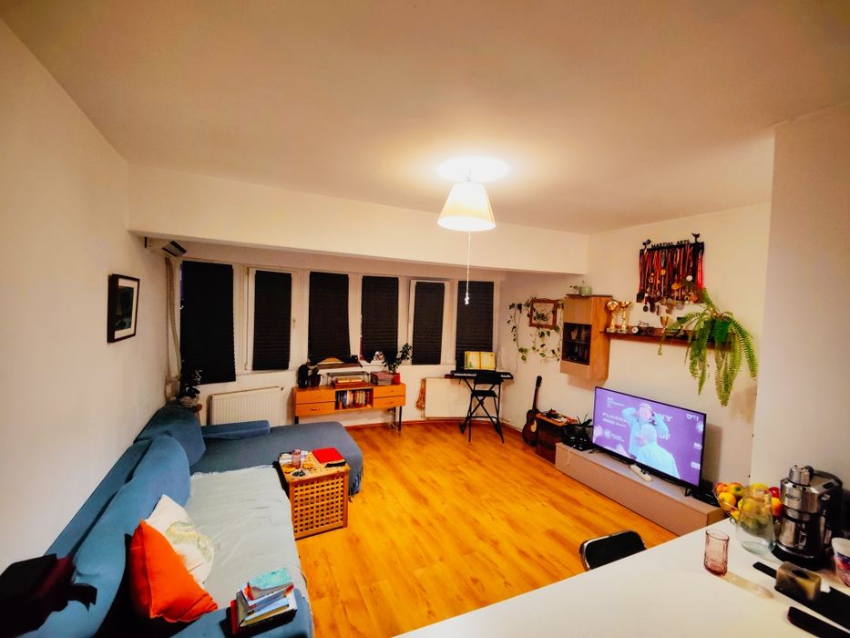 Apartament 3 camere + Loc de parcare- Direct proprietar