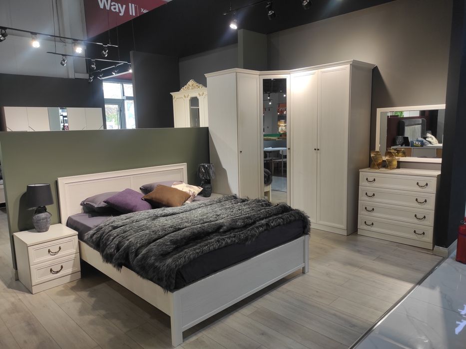 Спальный гарнитур Камила ( классика)