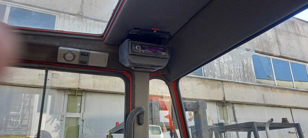 Продавам газокар НИСАН 3 тона. Цената е с ДДС.