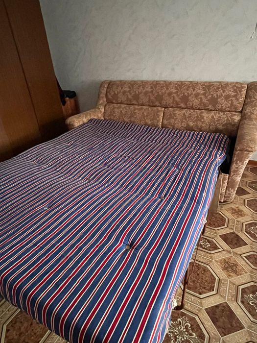 Продам б/у раскладной диван