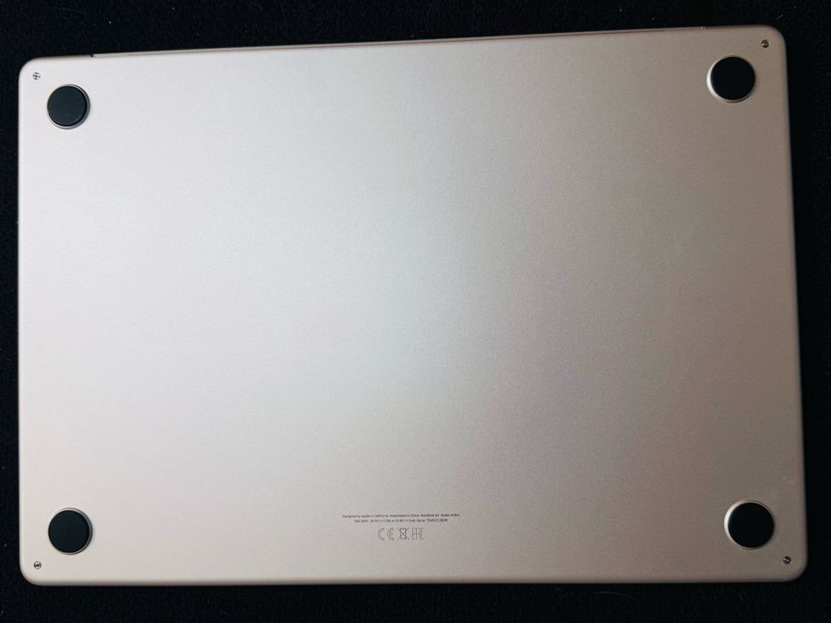 MacBook Air 15” M2 Starlight -  Отлично състояние