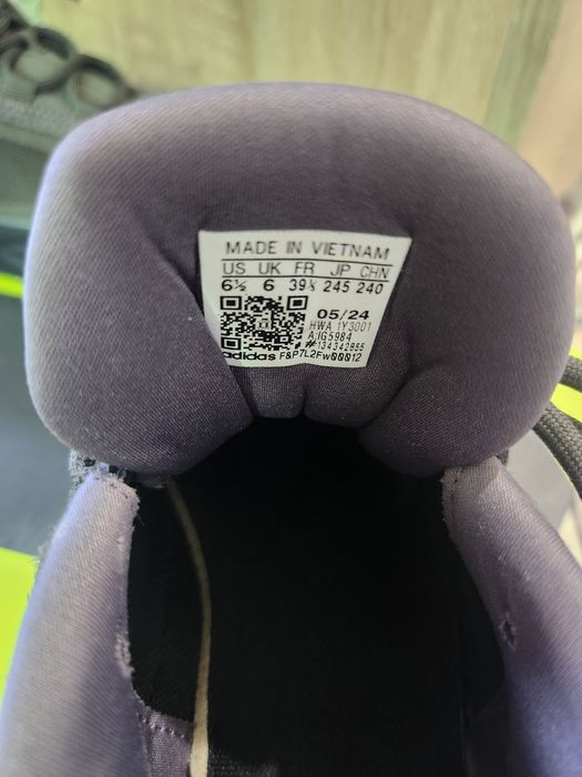 Кроссовки мужские 39.5 р