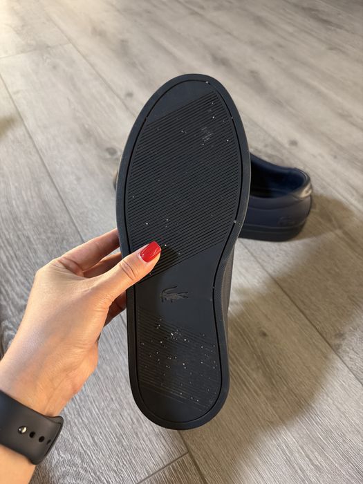 Продам кроссовки lacoste