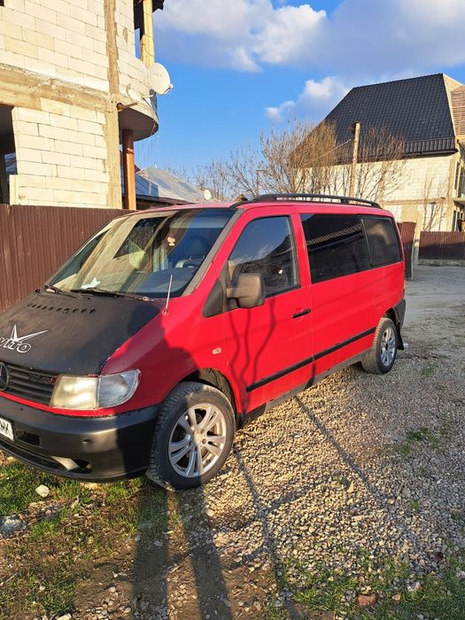 Vând Mercedes Vito 2002 anul fabricație motorul de 2.2 mașina merge fo