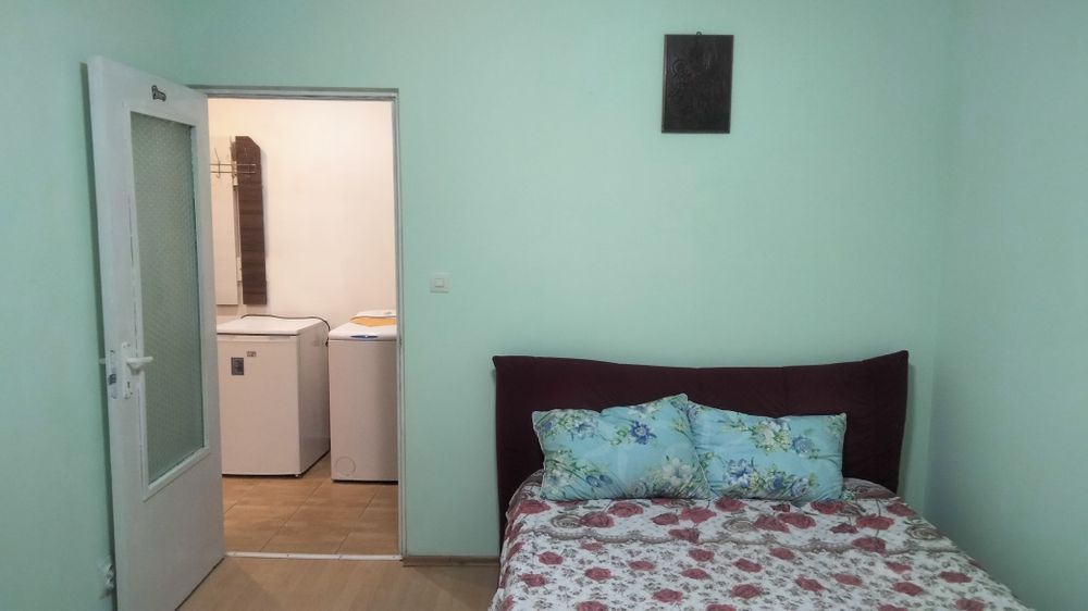 Închiriez garsoniera