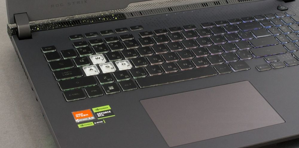 Laptop Gaming ASUS ROG Strix G17 G713PU - Ryzen 7945hx