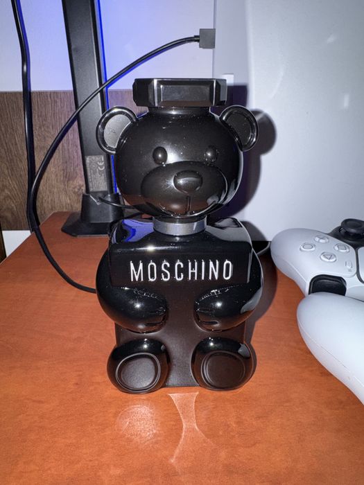 Moschino toy boy