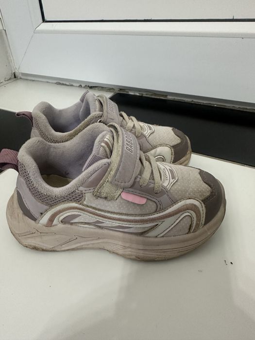 Продам детскую обувь