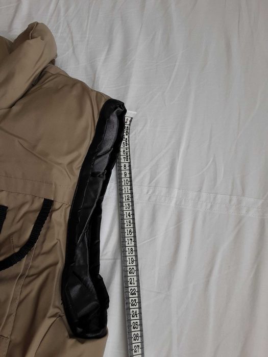 туристически елек, нов XL, бежов.