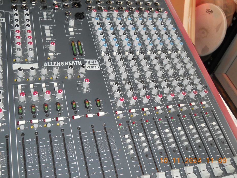 Mixer Allen&Heath 428 ZED