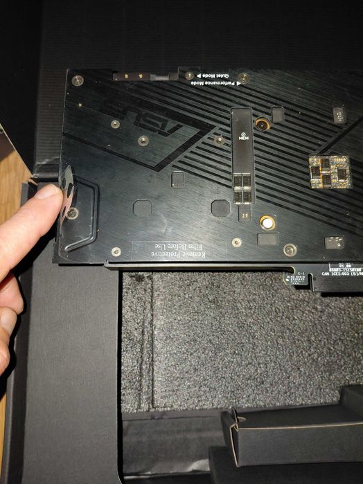 Vând Placă video RTX 3060Ti