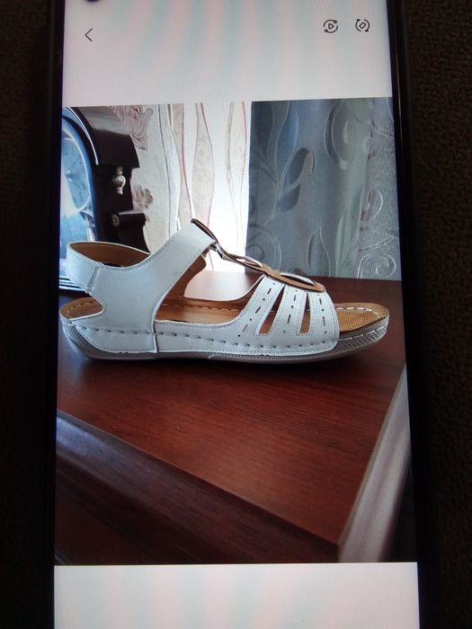 Продаю летние босоножки