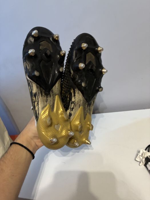 Vand adidas predator