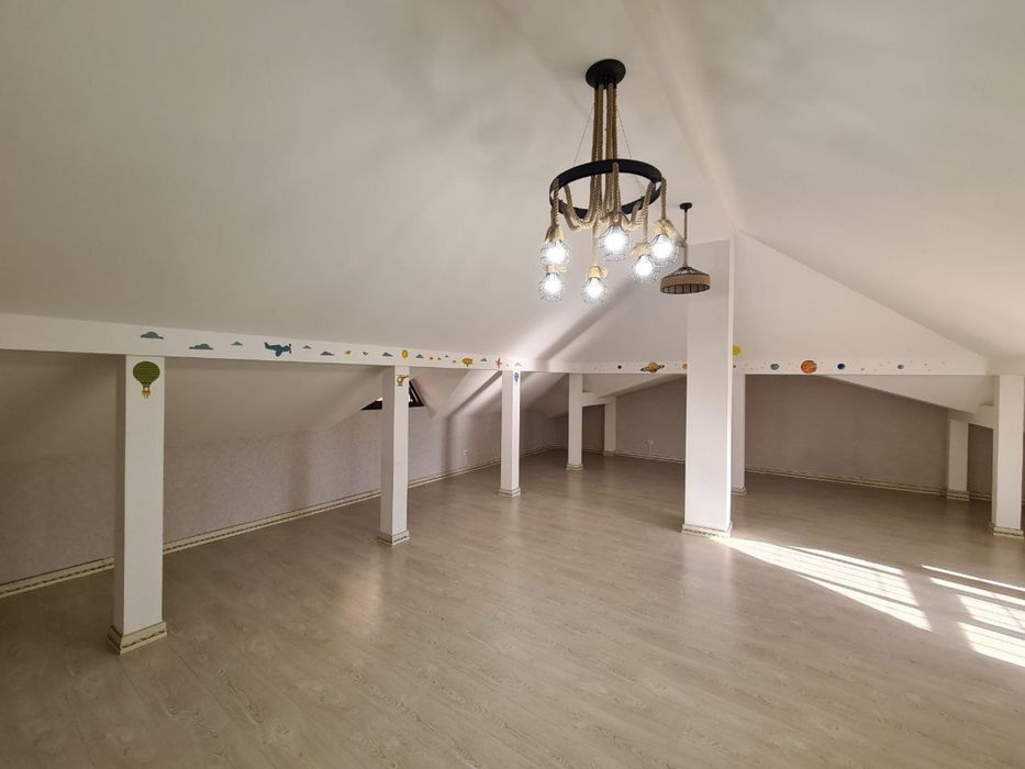 Двух уревнневый дом.