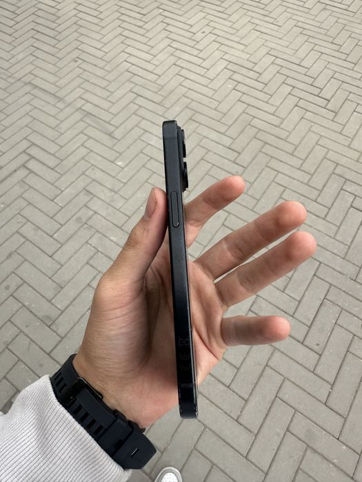 Продам Iphone 15 128gb