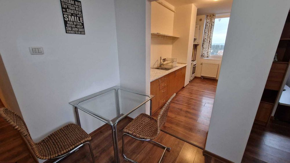 Inchiriez apt 3 camere modern, central