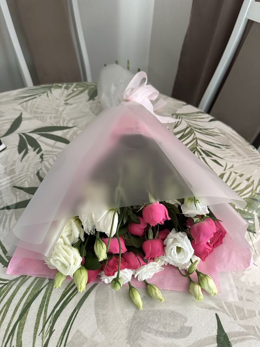 Букет цветы кустовые роза