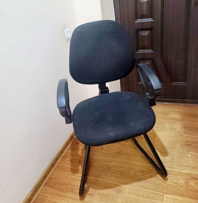 Продаю б/у письменный стол