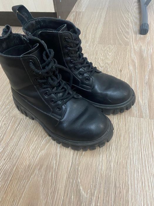 Продам осенюю обувь