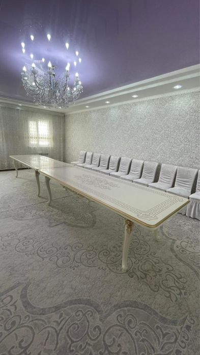 Стол гостинный.