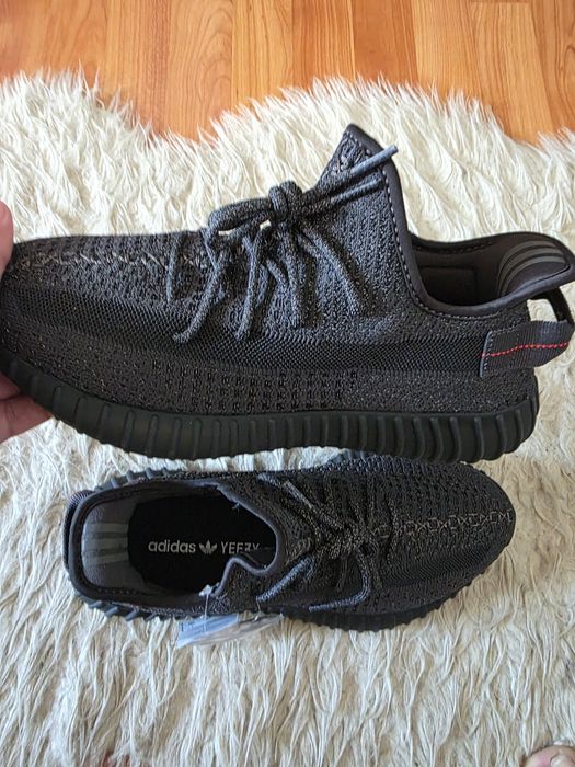 Adidasi adidas Yeezy