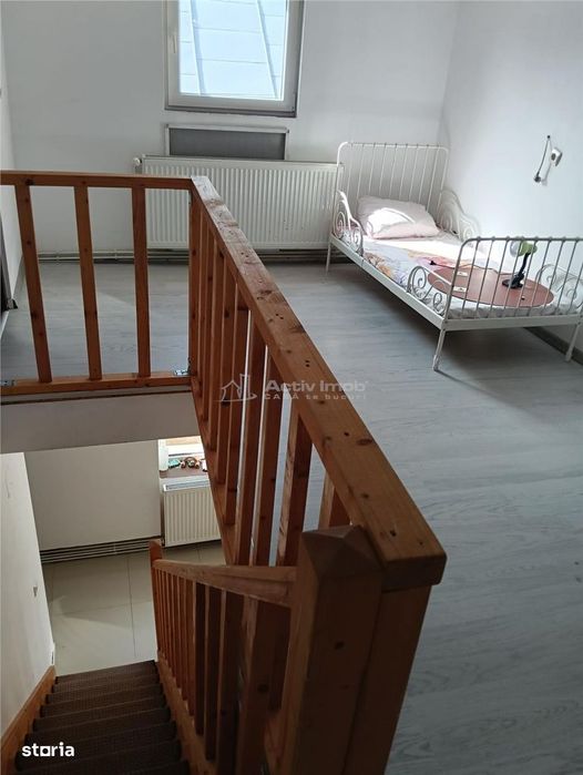 Oferta!! Proprietar -2 case in aceasi curte-4 Dormitoare-Foisor-Strada
