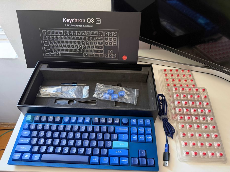 Tastatura mecanica Keychron Q3 QMK Aluminium Knob Navy Blue ANSI