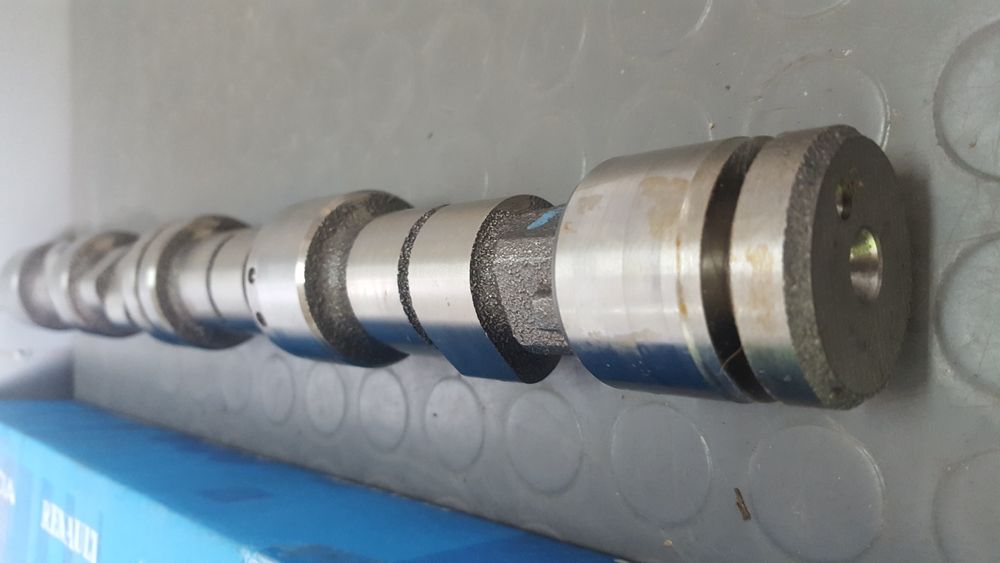 Разпределителен вал Дачия и Рено 1.4/1.6