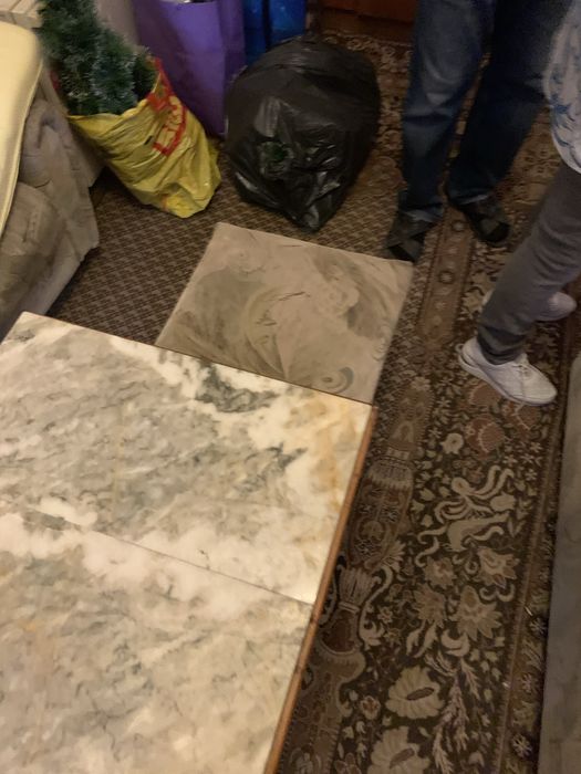 Малък диван с два фотьойла и табуретка