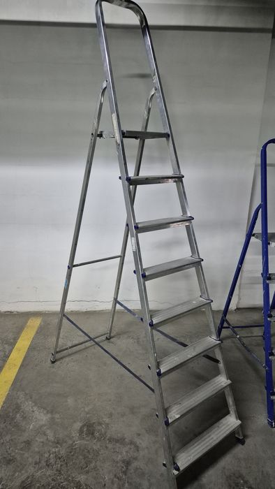 Стремянка 8ступенчатая