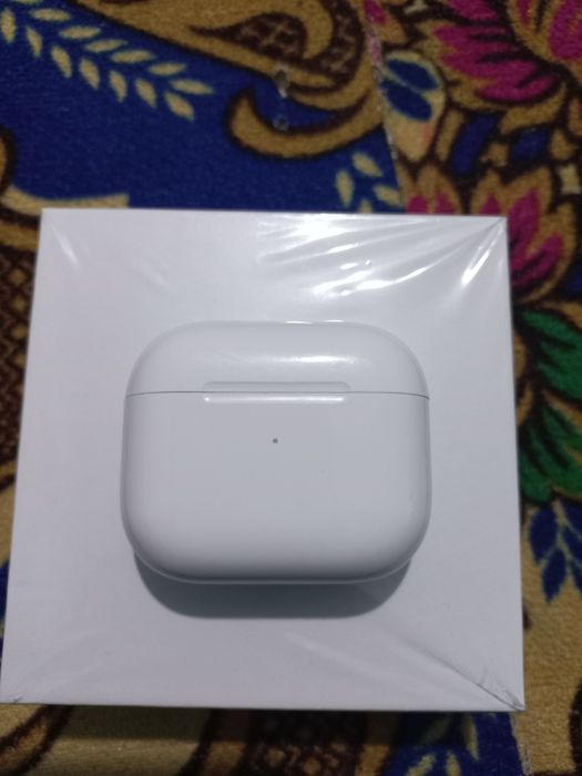 Airpods pro 3 yangi
