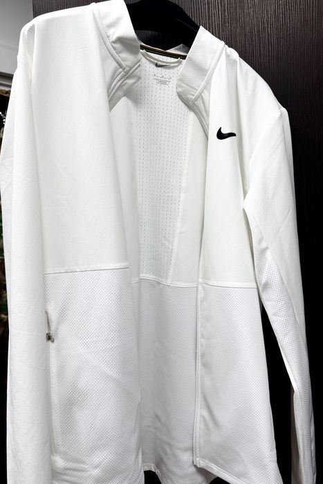 Bluză Sport Nike 1/2 Zip – Alb Impecabil – Material Tehnic Dri-FIT