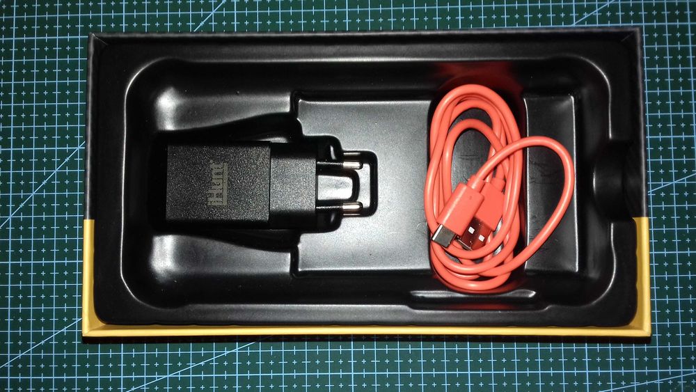 Telefon mobil iHunt Titan P10000 ULTRA