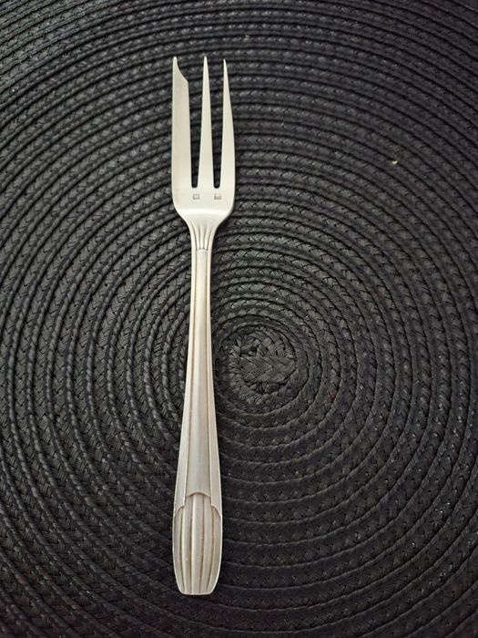 Furculița de argint pentru desert marcata