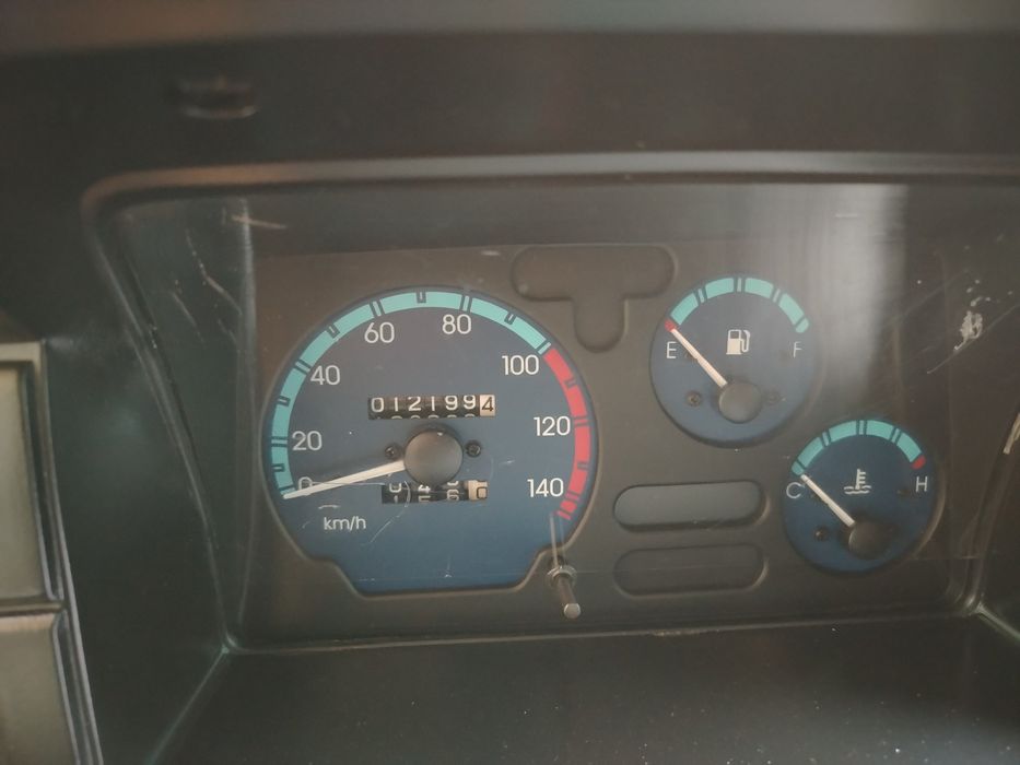 Damas moshinasi sotiladi