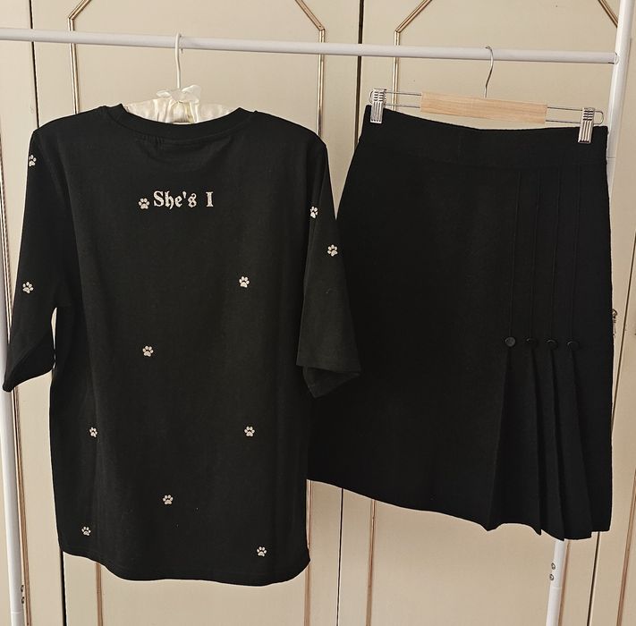 Тениски в бяло и черно