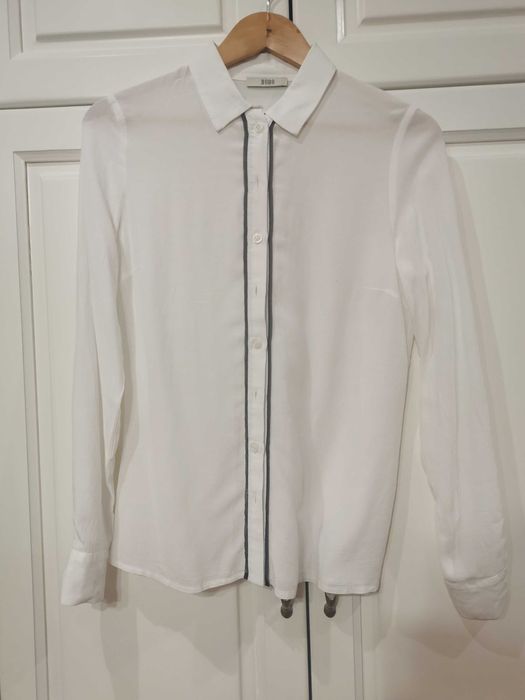 Два броя дамски ризи