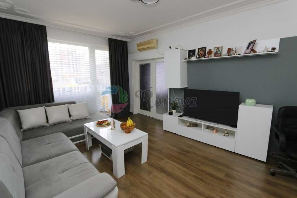 Продава се Четиристаен апартамент в Варна, Колхозен пазар - 104 кв.м за 1923 €/кв.м - Снимка #1