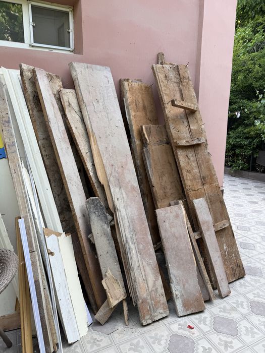 Сосновые доски на дрова