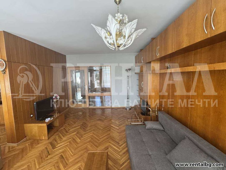 Дава се под наем Тристаен апартамент в Пловдив, Център - 120 кв.м за 612 € - Снимка #12