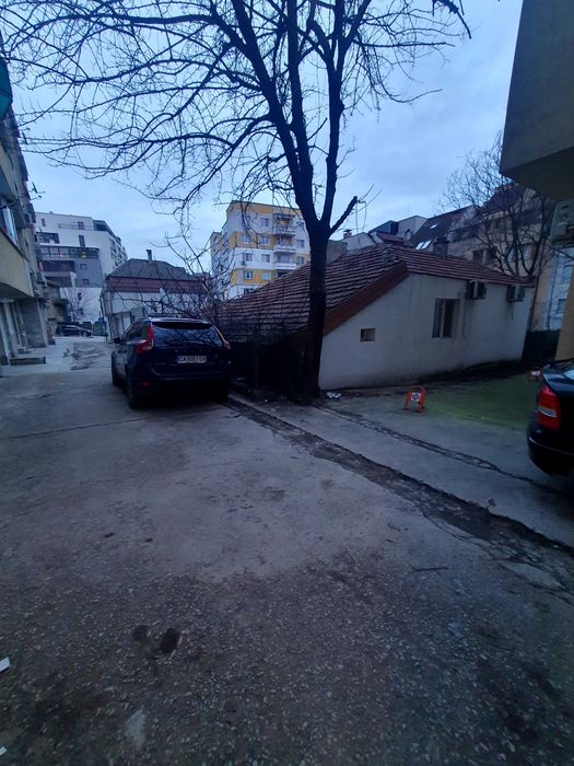 Паркомясто под наем , Цветен квартал, Варна, за голям автомобил