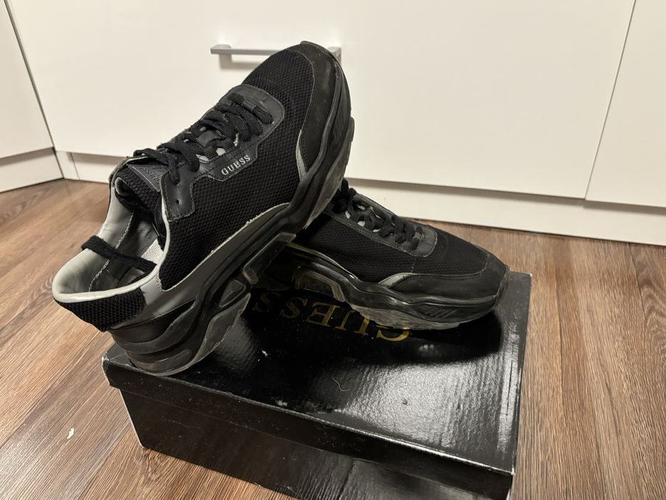 Продавам маратонки Guess