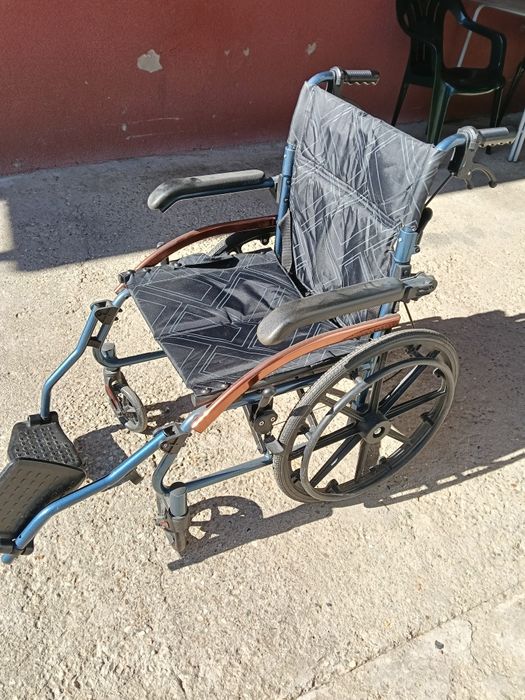 Căruț persoane cu dizabilități manual